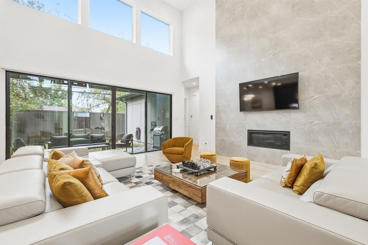 Foto principal - 3714 Highgrove Dr