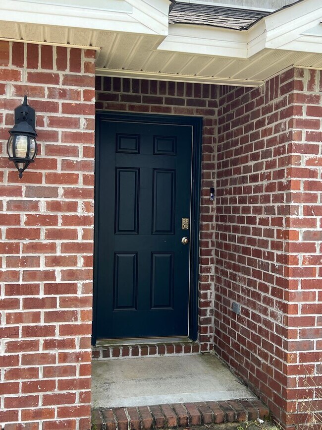 Building Photo - Stunning Home in Cambria