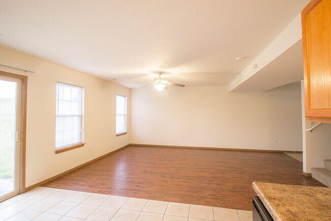 Building Photo - 5303 Silver Mill Dr