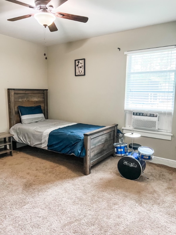 Building Photo - 2410 Salamanca St