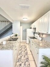Building Photo - 824 E Tiffany Dr