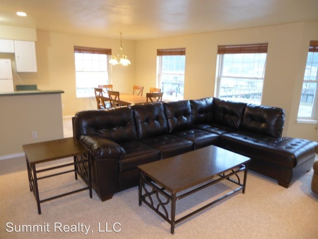 Building Photo - 2 br, 1 bath House - 359 So Franklin  Apt 1