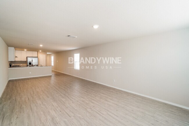 Foto del edificio - One month FREE RENT!!