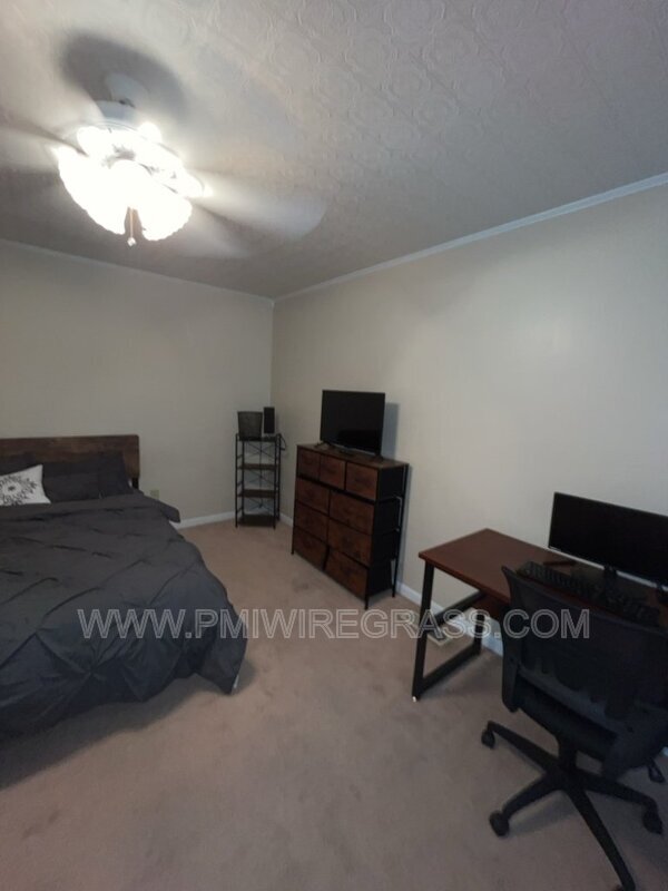 Foto del edificio - 129 Brian Ct