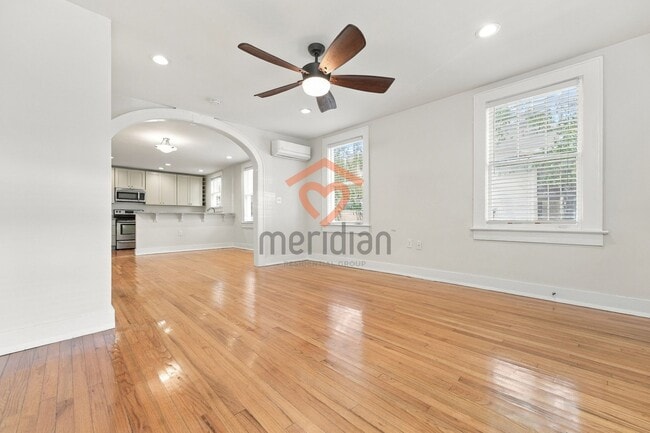 Building Photo - 135 1/2 Wentworth Street