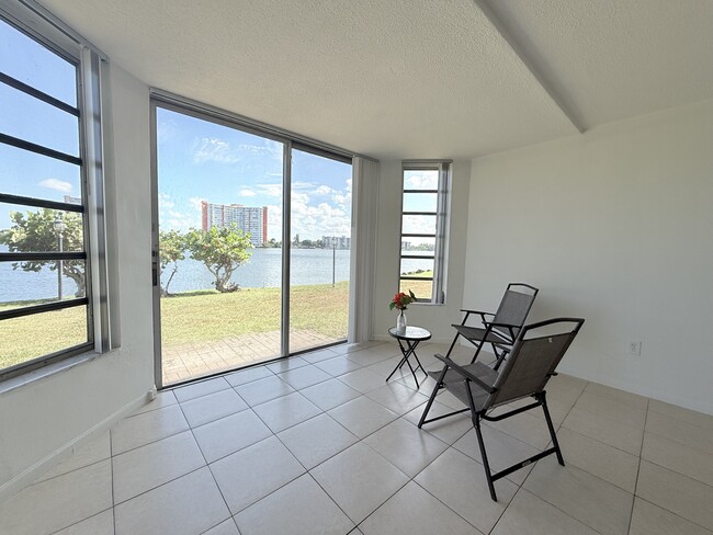 Foto del edificio - 1302 NE 191st St
