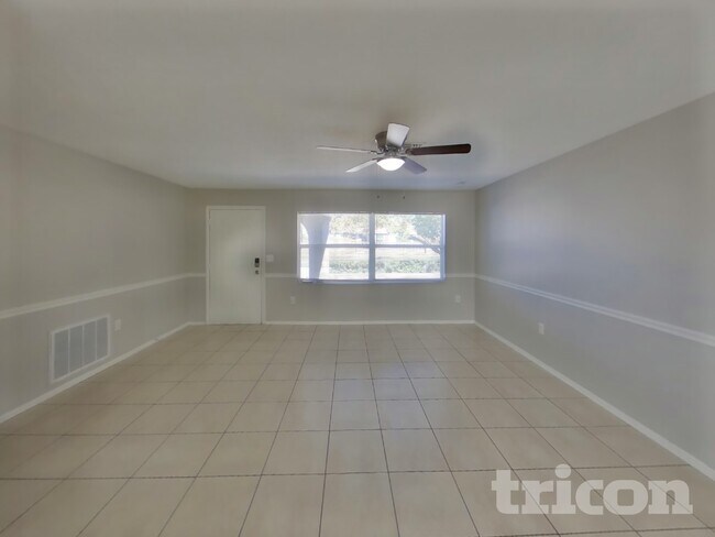 Foto del edificio - 6320 Moog Rd