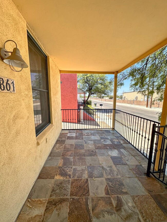 Foto del edificio - 3 bedroom 2 bath - close to Downtown