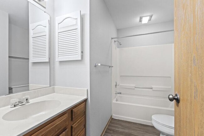 Foto del edificio - 2134 Stirrup Ln