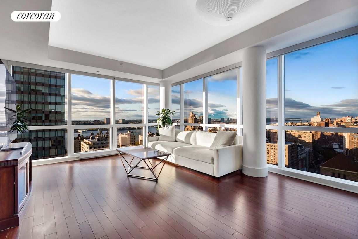 Foto principal - 2628 Broadway