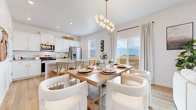 Foto del edificio - Like New Home W/ 3 Bed, Office, & Loft