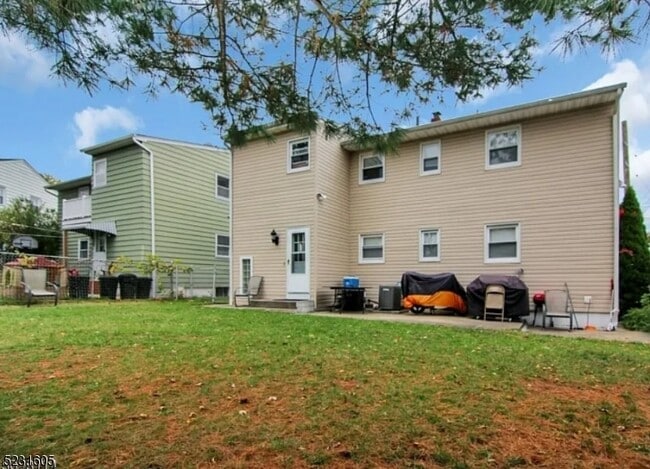 Building Photo - 1410 Burnet Ave