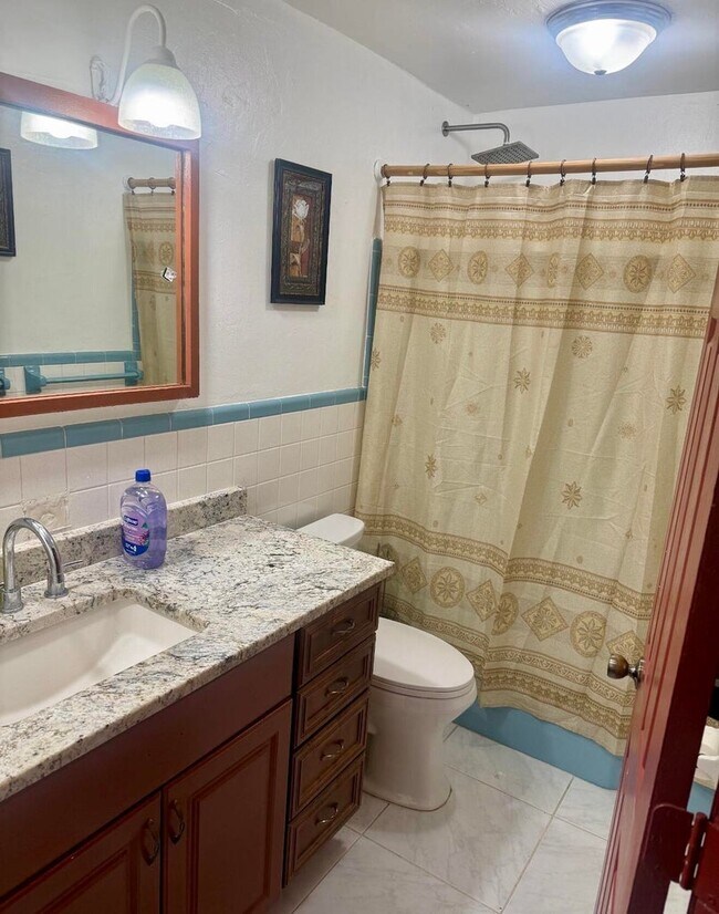 Foto del edificio - 4727 Myrtle Ln