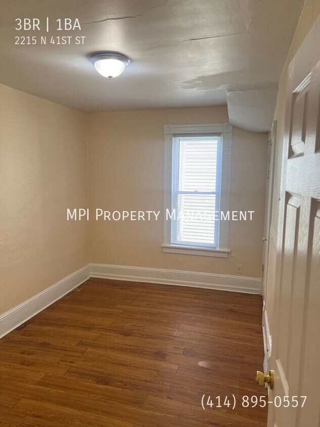 Foto del edificio - 2215 N. 41st Street- 3 Bedroom Lower