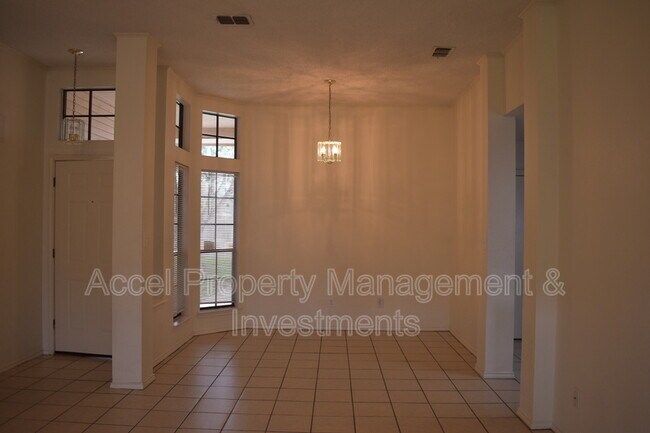 Building Photo - 7421 N 19th St