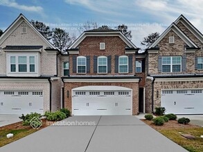 Building Photo - 701 Alder Grv Trce