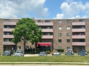 Building Photo - 1460 Fairlane Dr