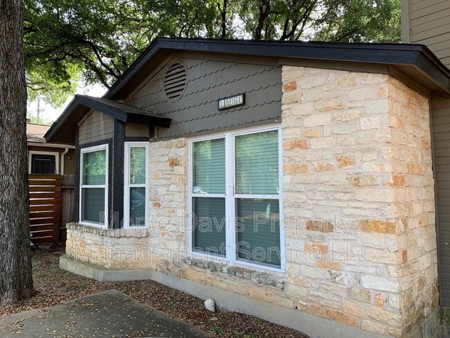 Building Photo - 9507 Nightjar Dr