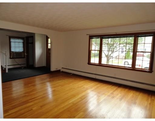 Foto del edificio - 24 Beverly Ave