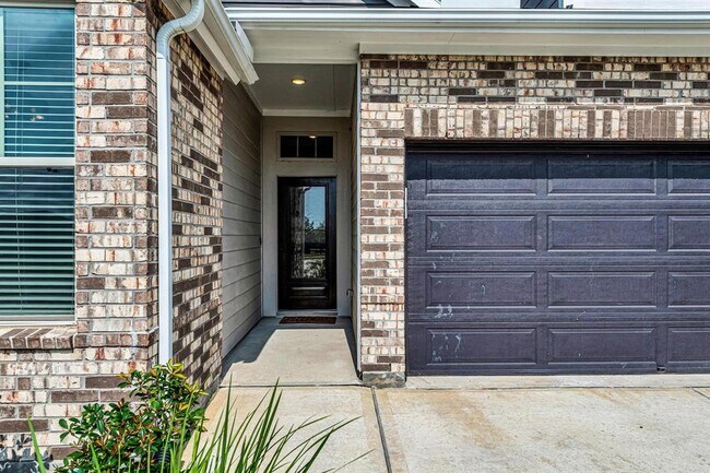 Building Photo - 2410 Blazing Star Dr