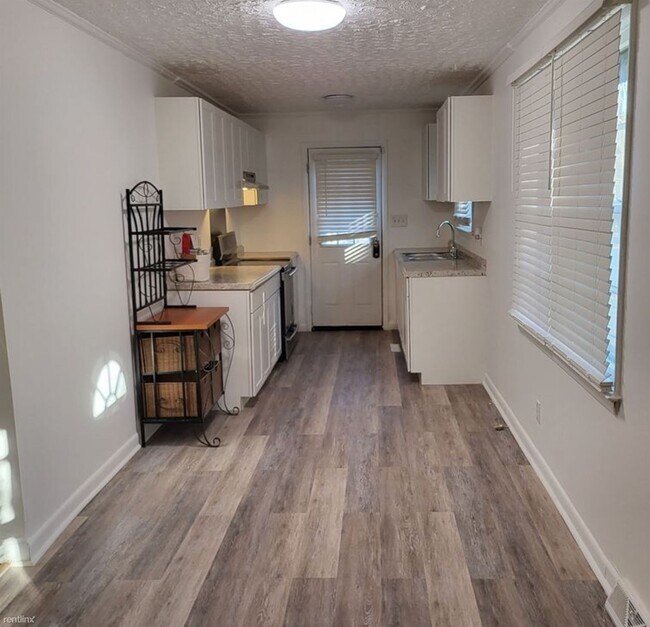 Foto del edificio - 3 br, 1 bath House - 933 Fort Lee Road .