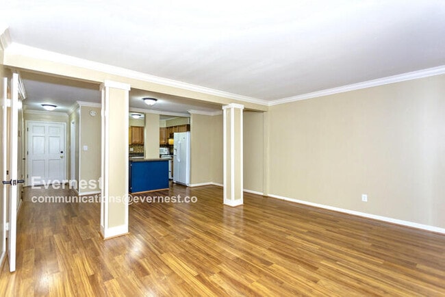 Building Photo - 804 Vestavia Villa Ct
