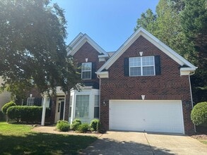 Building Photo - 800 Pinkney Pl