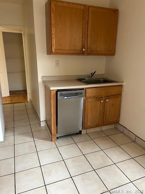 Building Photo - 122 Hoyt St