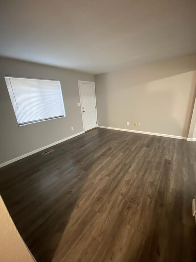 Primary Photo - 1304 Centreville Ave