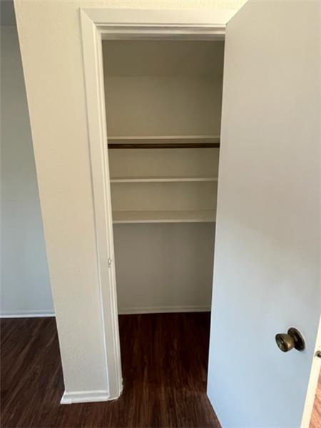 Foto del edificio - 8289 Shadow Wood Dr