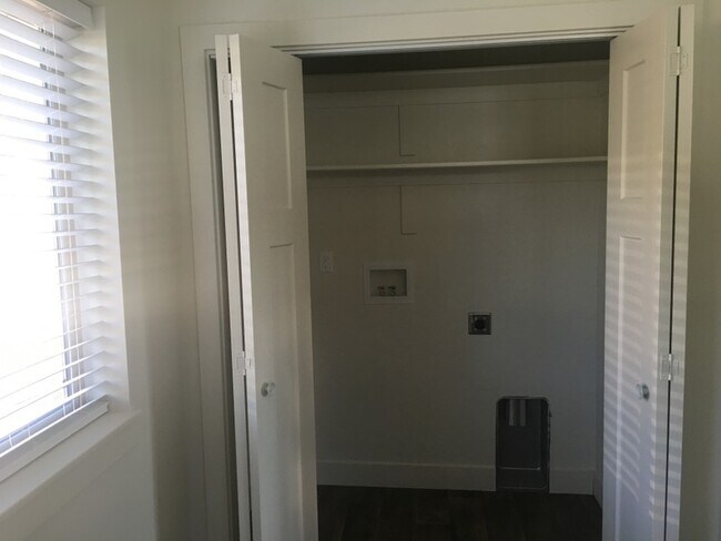 Foto del edificio - 1461 Wild Rose Way