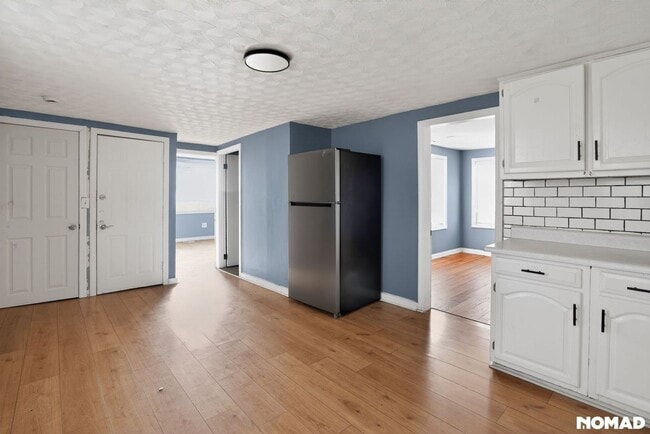 Building Photo - 20 Cady St