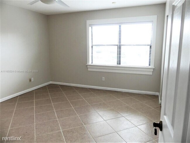 Building Photo - 3 br, 2 bath Condo - 11387 SW 109th Rd 49D...