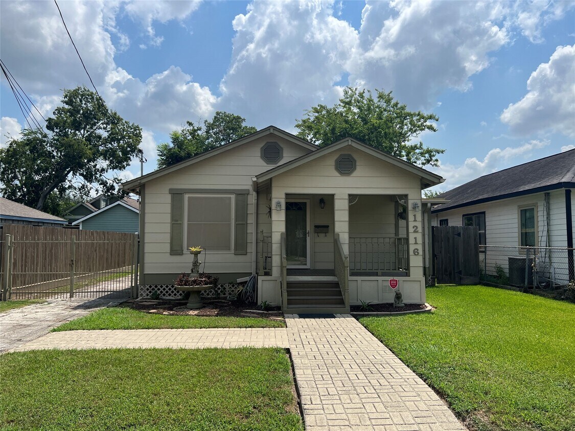 Foto principal - 1216 Northwood St
