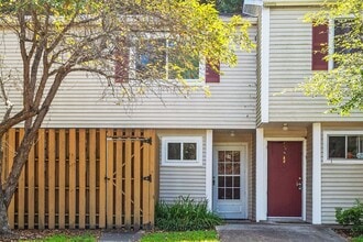 Building Photo - 220 Elizabeth St