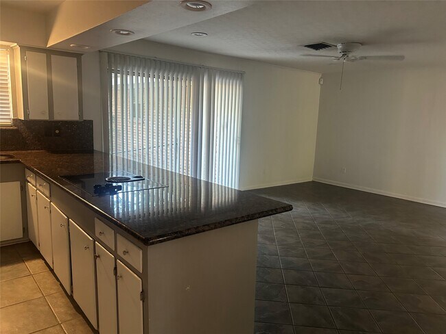 Building Photo - 5422 Spellman Rd