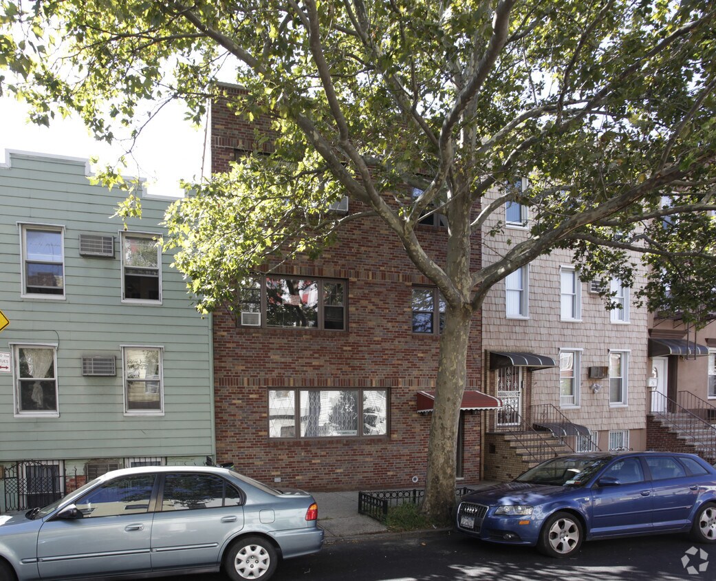 Primary Photo - 36 Skillman Ave