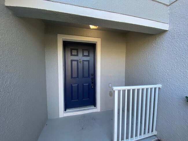 Foto del edificio - Gorgeous 3 bedroom 2.5 bathroom Townhouse ...