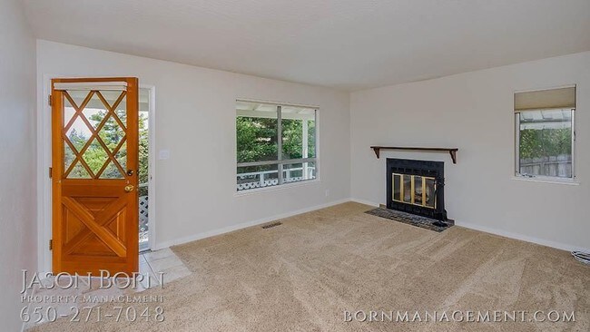 Foto del edificio - 966 Lakeview Way