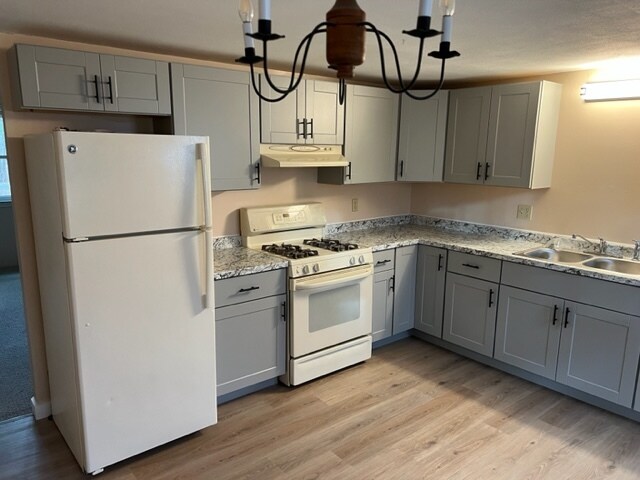 Kitchen - New Cabinets - 57 Bradstreet Ln