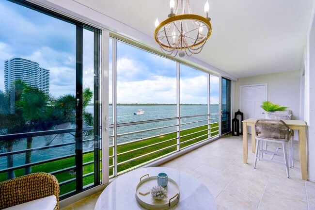 Building Photo - 44 Yacht Club Dr