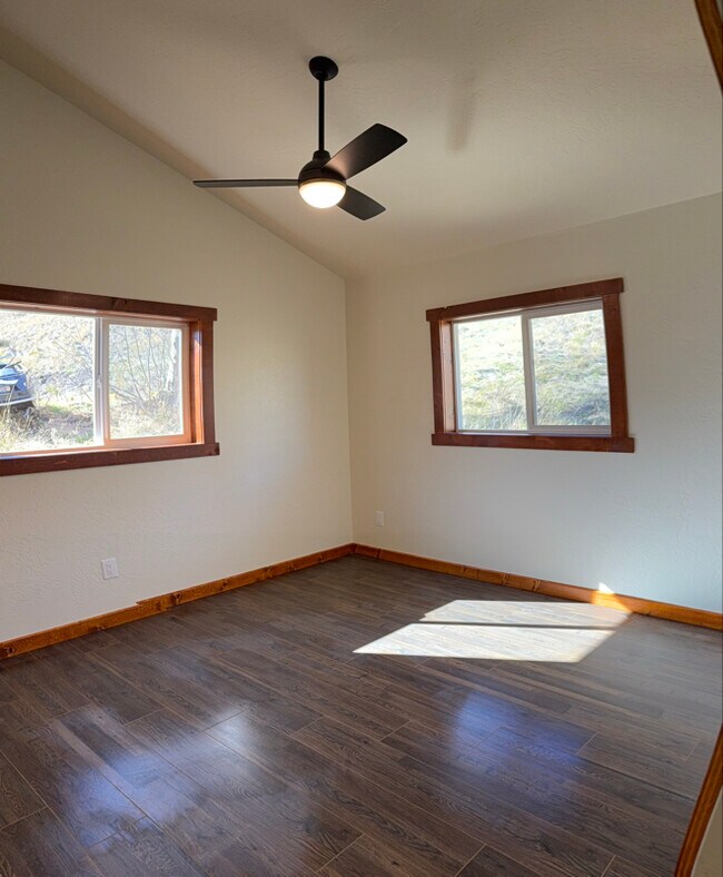 Foto del edificio - 278 Wickes Rd