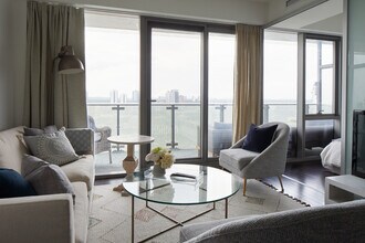 Building Photo - 390 Cherry St