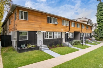 Building Photo - 652 Veteran Ave