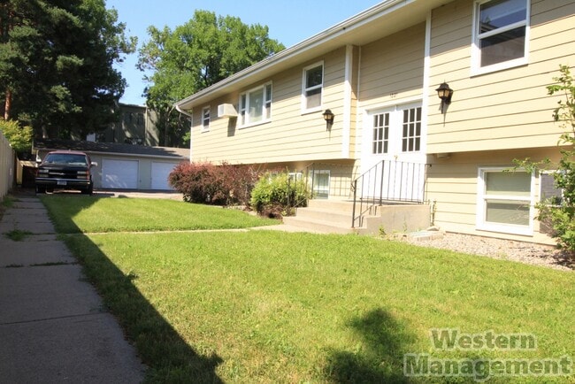 Fachada del edificio - 1221 Yellowstone Ave
