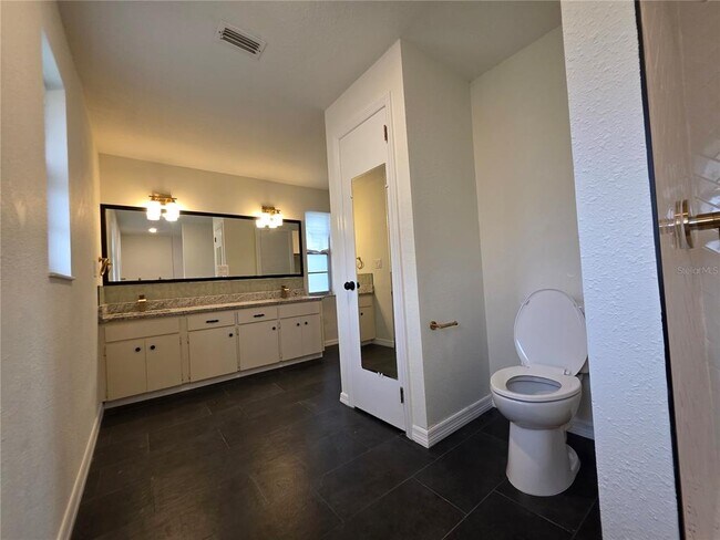 Foto del edificio - 5611 6th St