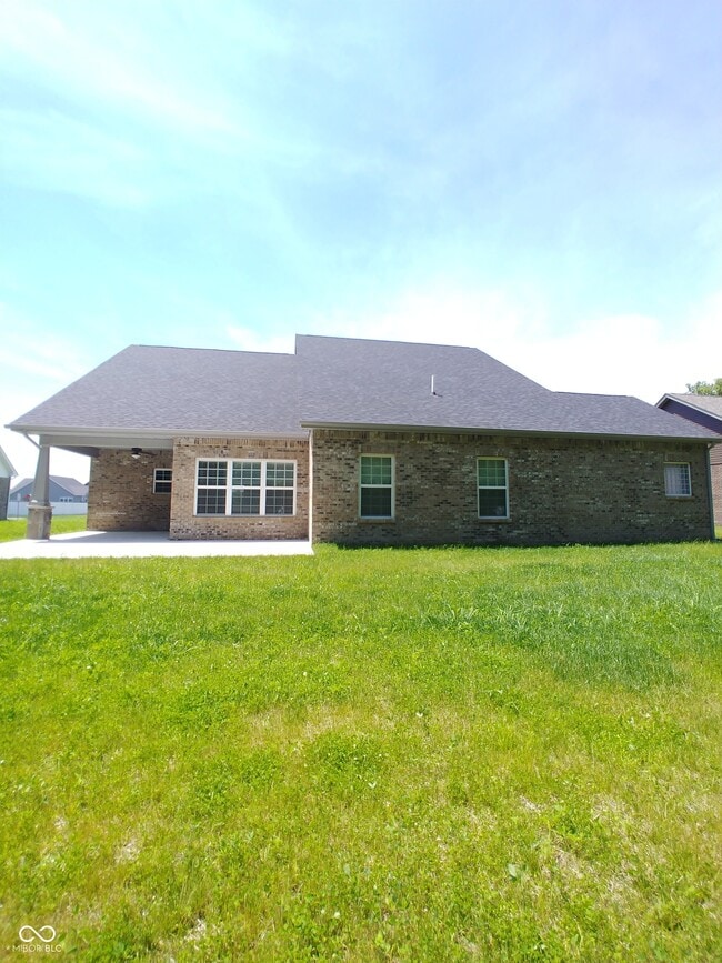 Building Photo - 818 Bluegrass Trail