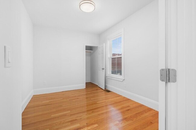 Building Photo - 81 Sydney St