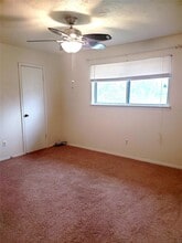 Building Photo - 204 Banyan Dr