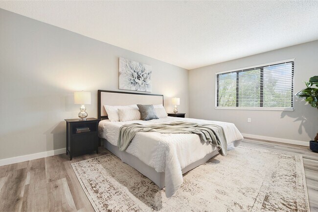 Interior Photo - OakWood Park -- No up-front security deposit required!
